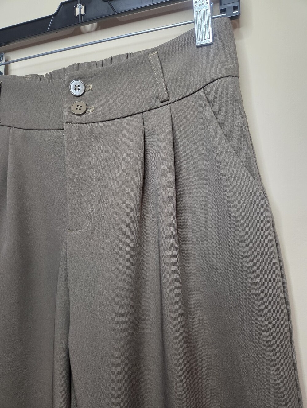 Pleated High-Rise Wide Leg Pants in Olive - Picture 4 of 12